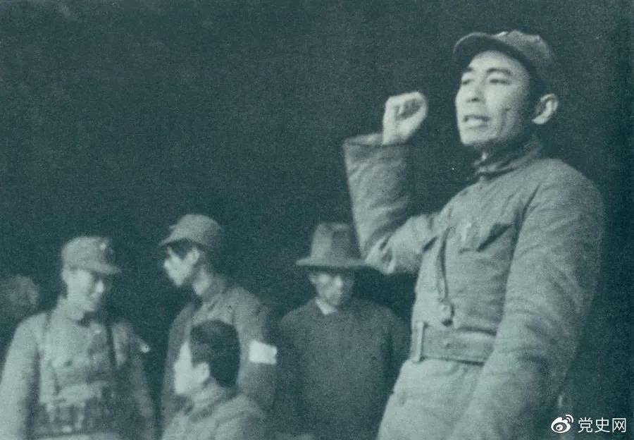 1939年2月23日，周恩來(lái)到皖南新四軍軍部，傳達(dá)中央關(guān)于新四軍向北向敵后發(fā)展的方針。